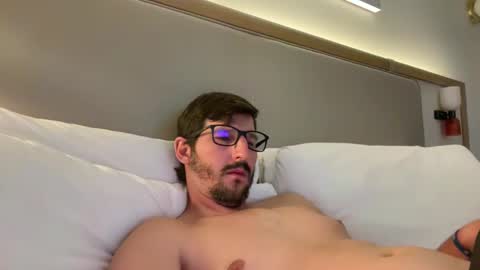 Snapshot of fp004 chatting on 10/21/25, 03:29 fp004 online show from 10/21/25, 03:29