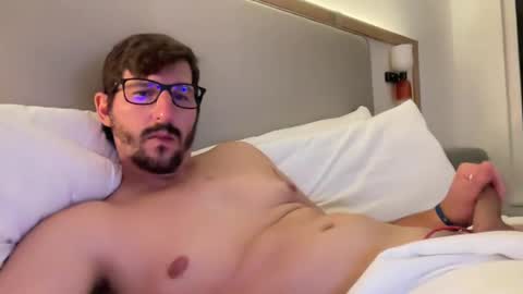 Snapshot of fp004 chatting on 10/22/25, 02:56 fp004 online show from 10/22/25, 02:56