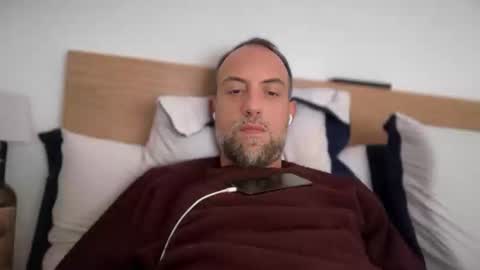 Snapshot of fra___ chatting on 10/21/25, 07:09 fra___ online show from 10/21/25, 07:09