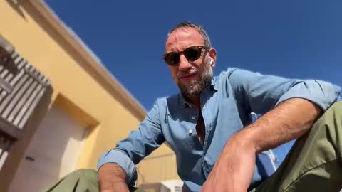 Snapshot of fra___ chatting on 10/27/25, 08:51 fra___ online show from 10/27/25, 08:51