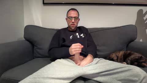 Snapshot of fra___ chatting on 12/19/25, 03:02 fra___ online show from 12/19/25, 03:02