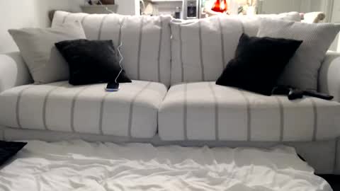 Angel online show from 12/28/24, 11:05