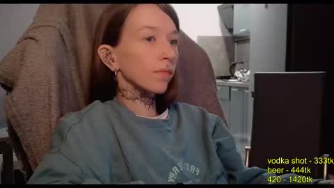 Snapshot of fran_bow chatting on 10/15/25, 02:11 fran_bow online show from 10/15/25, 02:11