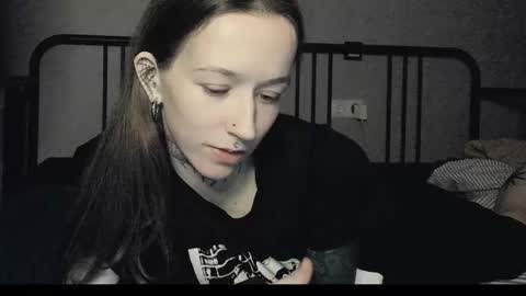 fran_bow online show from 12/19/25, 08:16