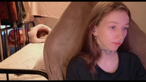 fran_bow online show from 05/12/26, 01:19
