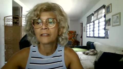 francelune online show from 01/30/25, 11:01