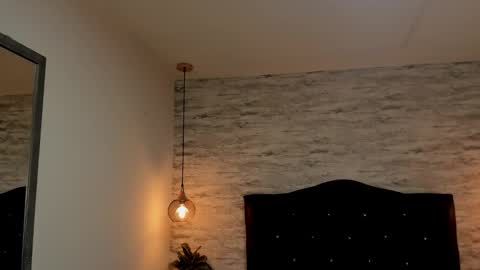          online show from 01/06/26, 02:37