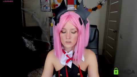 Snapshot of francescacollins chatting on 10/28/25, 04:42 Fran online show from 10/28/25, 04:42