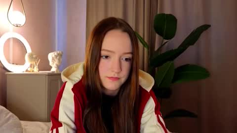 Snapshot of francessmason chatting on 03/01/26, 08:38 Marybrown eye Katy gray eye online show from 03/01/26, 08:38