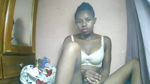 Snapshot of franciefrancie chatting on 03/02/25, 06:30 francilla online show from 03/02/25, 06:30