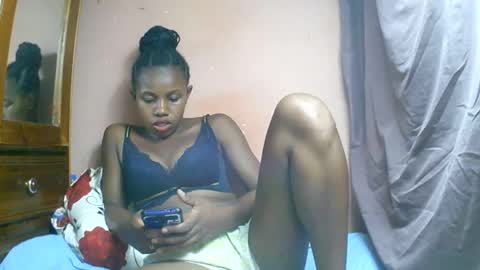 Snapshot of franciefrancie chatting on 03/03/25, 06:12 francilla online show from 03/03/25, 06:12