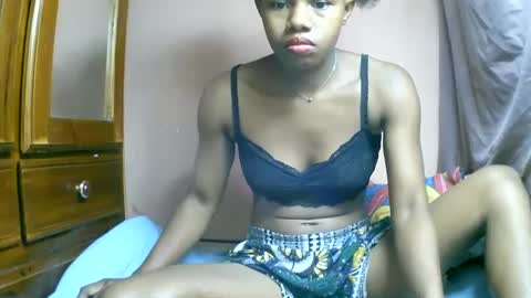 Snapshot of franciefrancie chatting on 03/06/25, 05:24 francilla online show from 03/06/25, 05:24