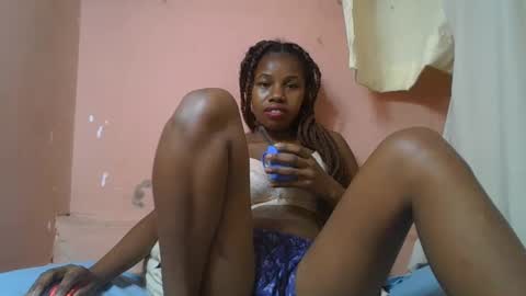 Snapshot of franciefrancie chatting on 03/10/25, 06:34 francilla online show from 03/10/25, 06:34