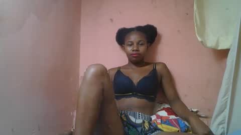 Snapshot of franciefrancie chatting on 03/12/25, 02:23 francilla online show from 03/12/25, 02:23