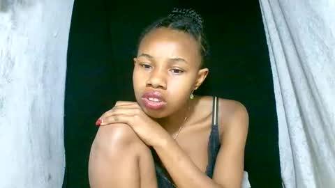 Snapshot of franciefrancie chatting on 09/20/25, 03:13 francilla online show from 09/20/25, 03:13