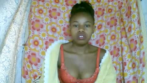 Snapshot of franciefrancie chatting on 10/23/25, 04:23 francilla online show from 10/23/25, 04:23