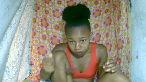 Snapshot of franciefrancie chatting on 11/19/25, 06:13 francilla online show from 11/19/25, 06:13