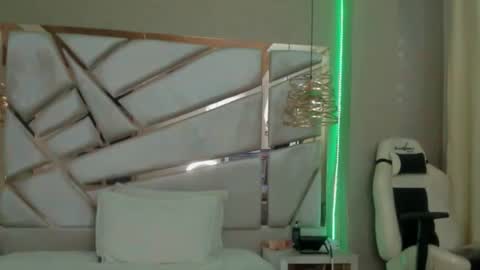 francis_20 online show from 03/17/26, 01:36