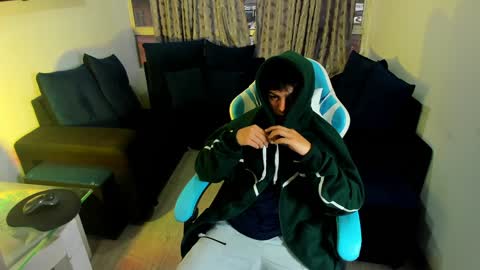 Snapshot of franco_rizzo01 chatting on 01/11/25, 10:40 frank online show from 01/11/25, 10:40