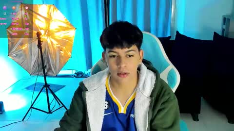 Snapshot of franco_rizzo01 chatting on 11/16/25, 03:12 frank online show from 11/16/25, 03:12