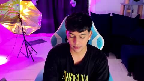 Snapshot of franco_rizzo01 chatting on 11/19/25, 12:43 frank online show from 11/19/25, 12:43