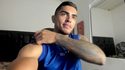 Snapshot of franco_ruiz_ chatting on 12/16/24, 01:10 franco online show from 12/16/24, 01:10