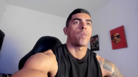 Snapshot of franco_ruiz_ chatting on 12/19/25, 06:15 franco online show from 12/19/25, 06:15