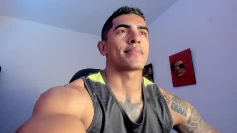 Snapshot of franco_ruiz_ chatting on 04/20/26, 05:16 franco online show from 04/20/26, 05:16