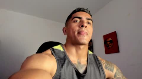 Snapshot of franco_ruiz_ chatting on 04/29/26, 11:44 franco online show from 04/29/26, 11:44