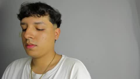 Snapshot of frank_castiglioni chatting on 03/02/25, 04:32 Castiglioni online show from 03/02/25, 04:32