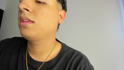 Snapshot of frank_castiglioni chatting on 03/03/25, 10:10 Castiglioni online show from 03/03/25, 10:10