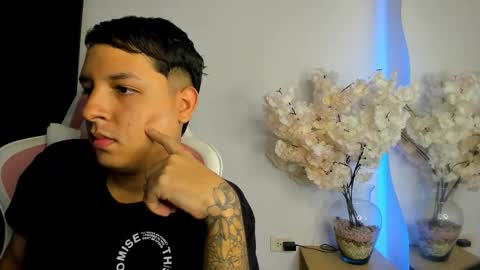 Snapshot of frank_castiglioni chatting on 11/20/25, 03:18 Castiglioni online show from 11/20/25, 03:18