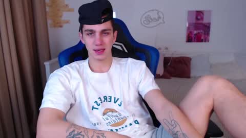 Frank online show from 12/08/24, 03:32