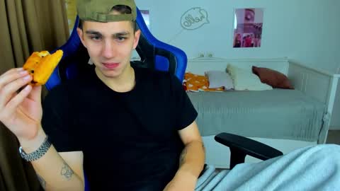 Frank online show from 10/28/25, 04:49