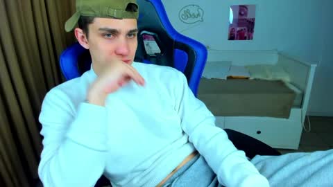 Frank online show from 04/10/26, 02:50