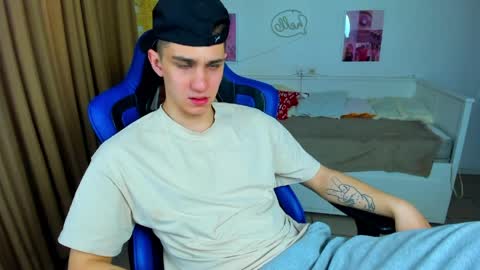 Frank online show from 04/15/26, 04:41