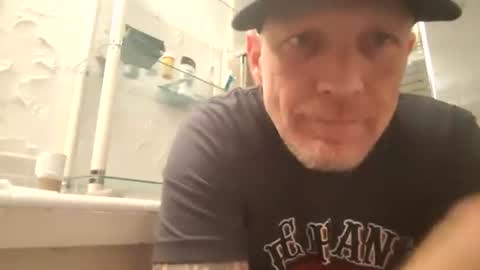 Famous Blue Eyes online show from 04/08/26, 02:33