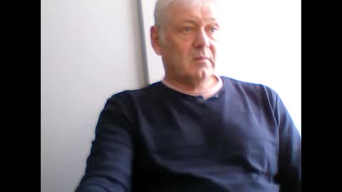 frannkboy61 online show from 04/23/26, 11:42