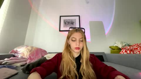 Snapshot of franny_fresh chatting on 02/26/26, 10:47 franny_fresh online show from 02/26/26, 10:47