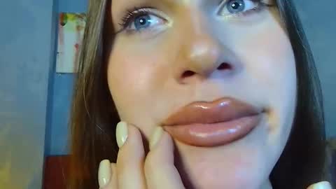 I am franzeva  online show from 03/20/26, 08:52