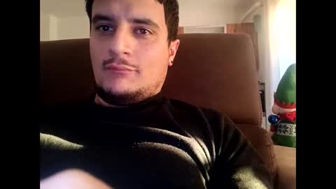 Snapshot of fraromeo2 chatting on 12/20/24, 03:21 fraromeo2 online show from 12/20/24, 03:21