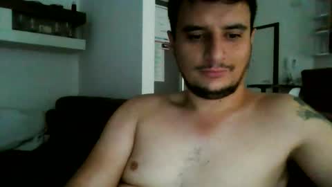 Snapshot of fraromeo2 chatting on 10/17/25, 08:28 fraromeo2 online show from 10/17/25, 08:28