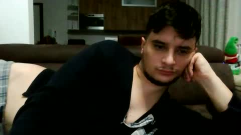 Snapshot of fraromeo2 chatting on 12/17/25, 07:36 fraromeo2 online show from 12/17/25, 07:36