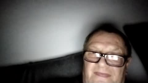 Snapshot of frauenfeind1 chatting on 12/24/24, 07:28 Wolfi online show from 12/24/24, 07:28