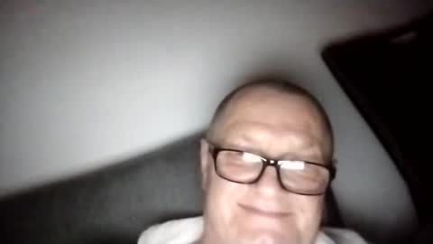 Snapshot of frauenfeind1 chatting on 02/19/25, 06:21 Wolfi online show from 02/19/25, 06:21