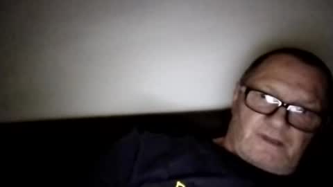 Snapshot of frauenfeind1 chatting on 10/13/25, 08:36 Wolfi online show from 10/13/25, 08:36