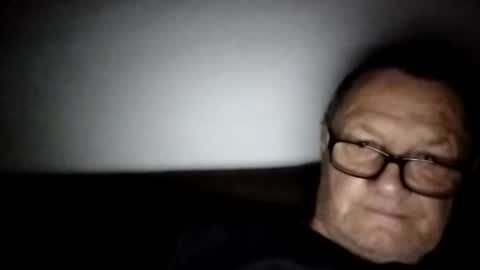 Snapshot of frauenfeind1 chatting on 10/24/25, 05:26 Wolfi online show from 10/24/25, 05:26