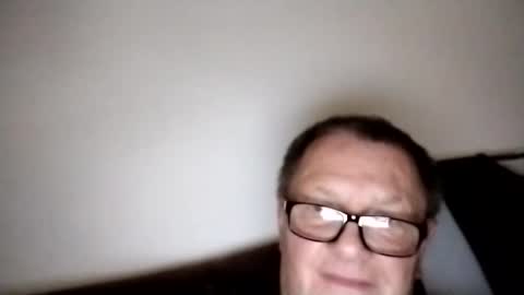 Snapshot of frauenfeind1 chatting on 11/20/25, 08:58 Wolfi online show from 11/20/25, 08:58