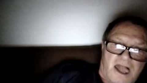 Snapshot of frauenfeind1 chatting on 11/21/25, 09:19 Wolfi online show from 11/21/25, 09:19