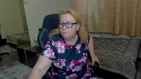 Snapshot of fraumartha chatting on 06/27/26, 01:06 FrauMartha online show from 06/27/26, 01:06